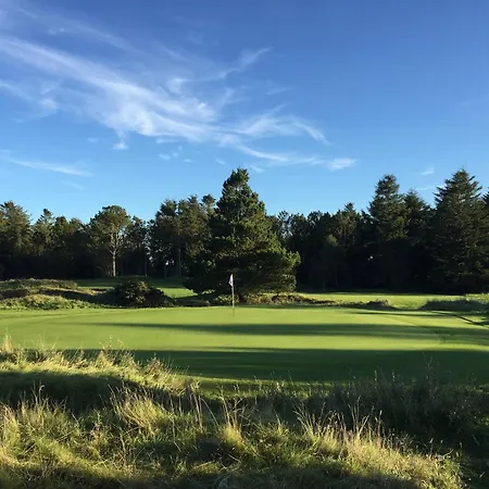 Apartment By The Sea And Golf Course *
