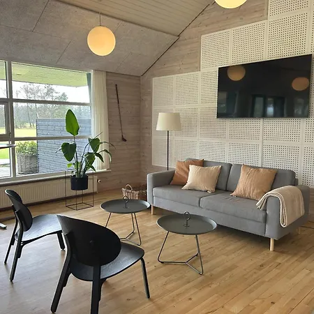 By The Sea And Golf Course Apartment *