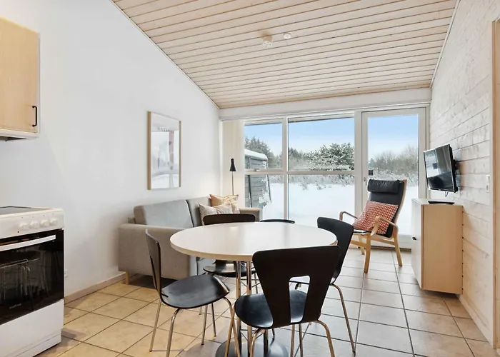 By The Sea And Golf Course Apartman