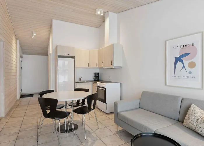By The Sea And Golf Course Apartman